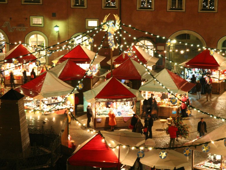 Weihnachtlicher Lucrezia Markt im Advent